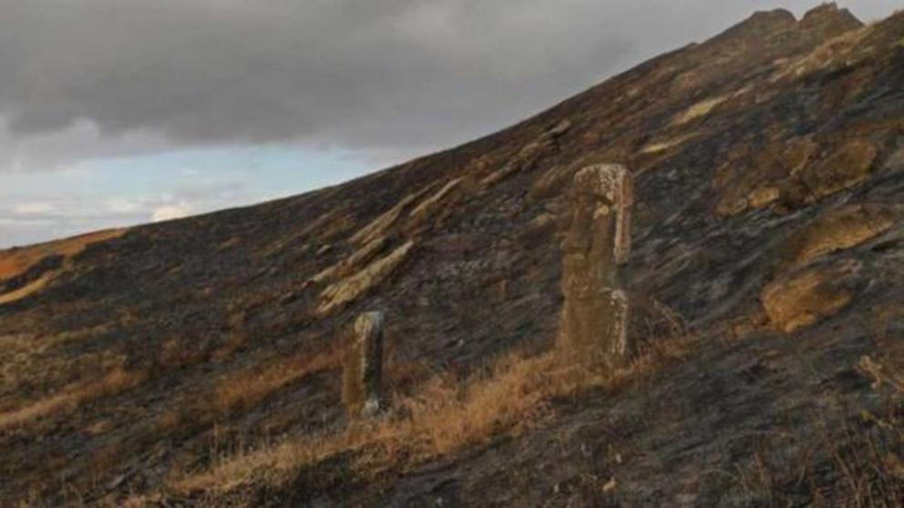 A fire on Easter Island has caused extensive damage to the UNESCO-recognized moai statues