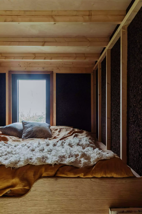Ireland's 'Tigin' tiny home is built with hemp and cork Tigin-tiny-homes-common-knowledge-3-ae8af9ab07f24efbb42d85ae344609a5-1665948620384