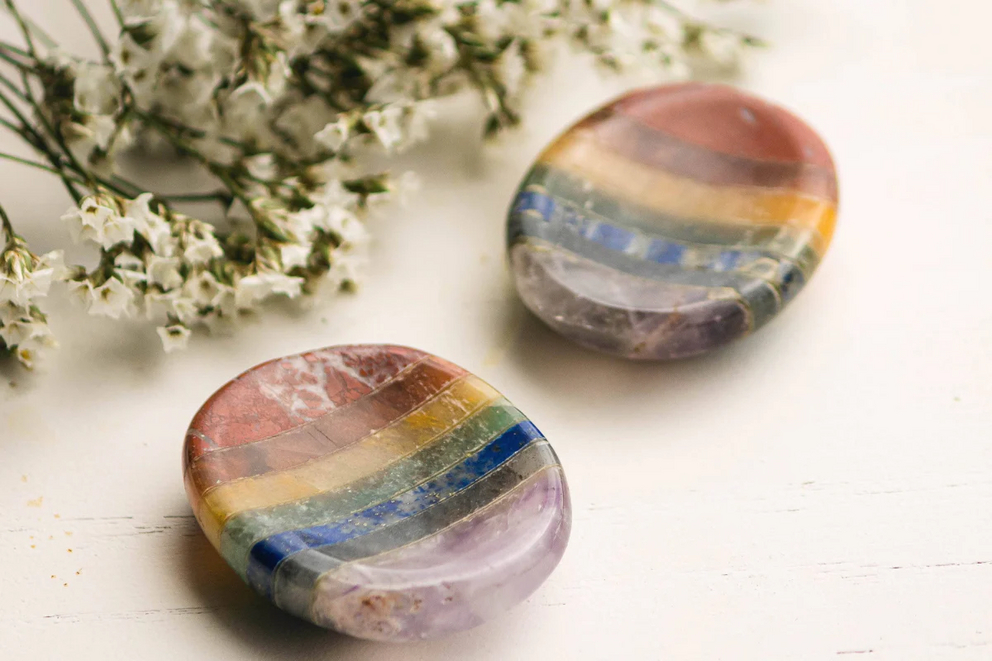 What is a worry stone? [A beginner’s guide] Untitled_design_11_cc93270b-b672-457a-94bf-6a4fc2ef6b4e-1672833030274