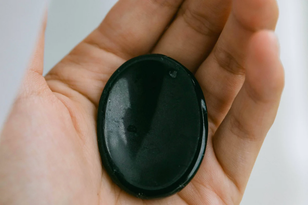 What is a worry stone? [A beginner’s guide] Untitled_design_14_85911b8b-7869-49fa-a7bb-6bcd2e7053c3-1672833113695