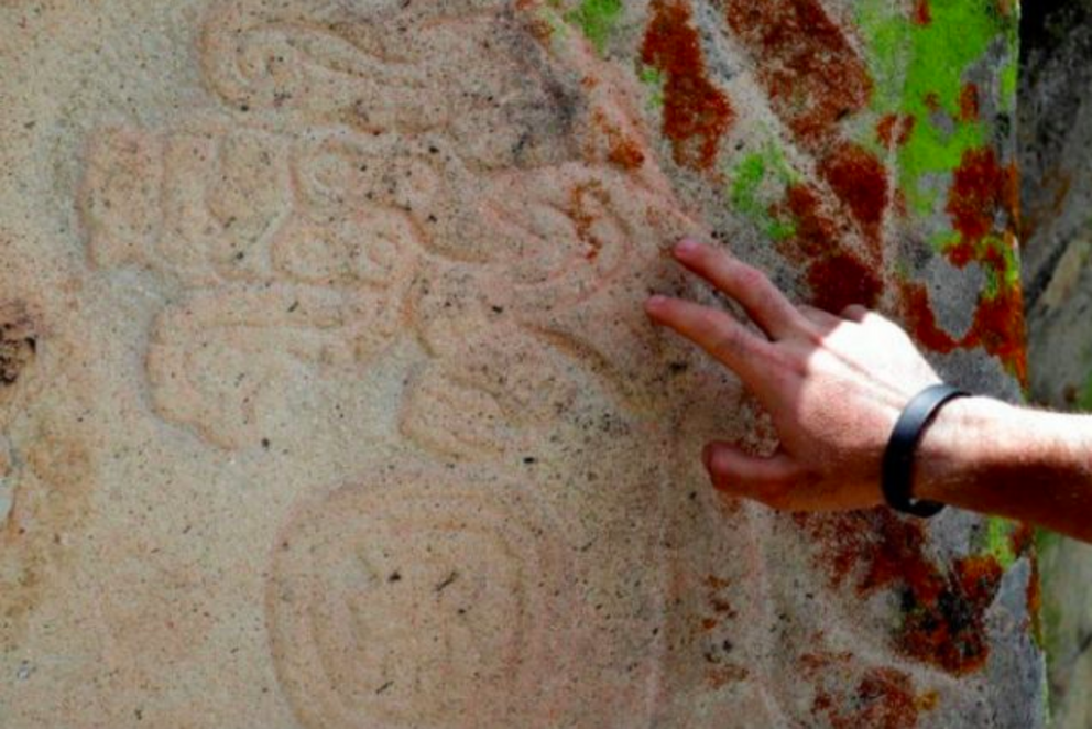 Carvings of animals and figures have been found on stones around the site. Photo by 24 horas Puebla