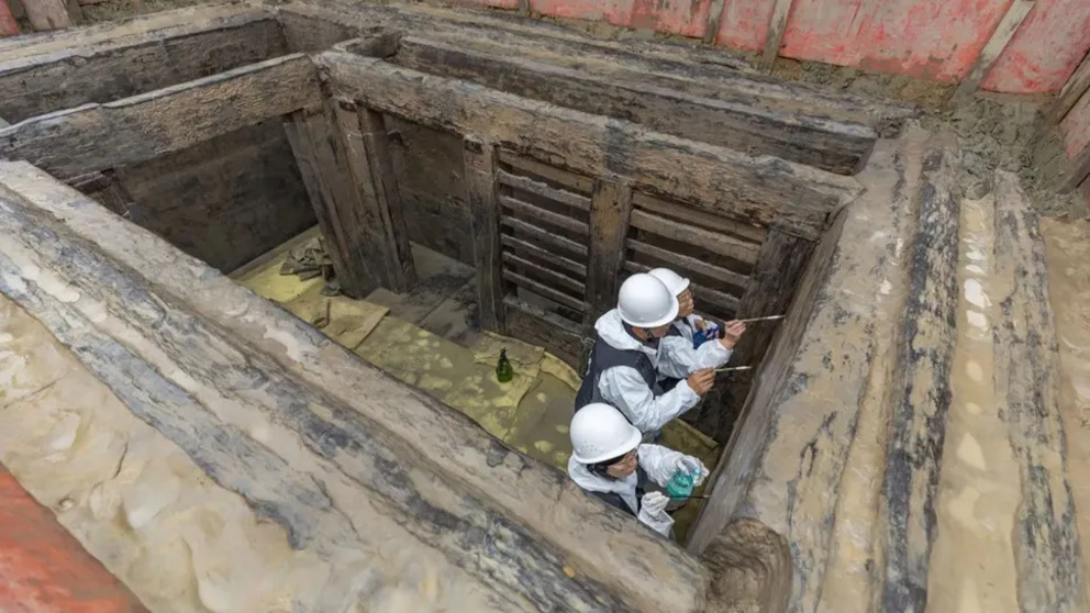 Archaeologists say the newly discovered tomb in Wulong district is the best preserved from this period in the southwest of China.