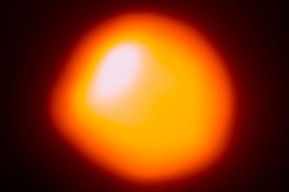 Red giant star Betelgeuse. (ALMA - ESO/NAOJ/NRAO, E/O'Gorman/P.Kervella) 