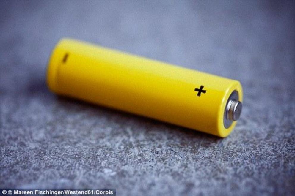 A researcher just accidentally developed a battery that could last a lifetime Sd1-1684308652793