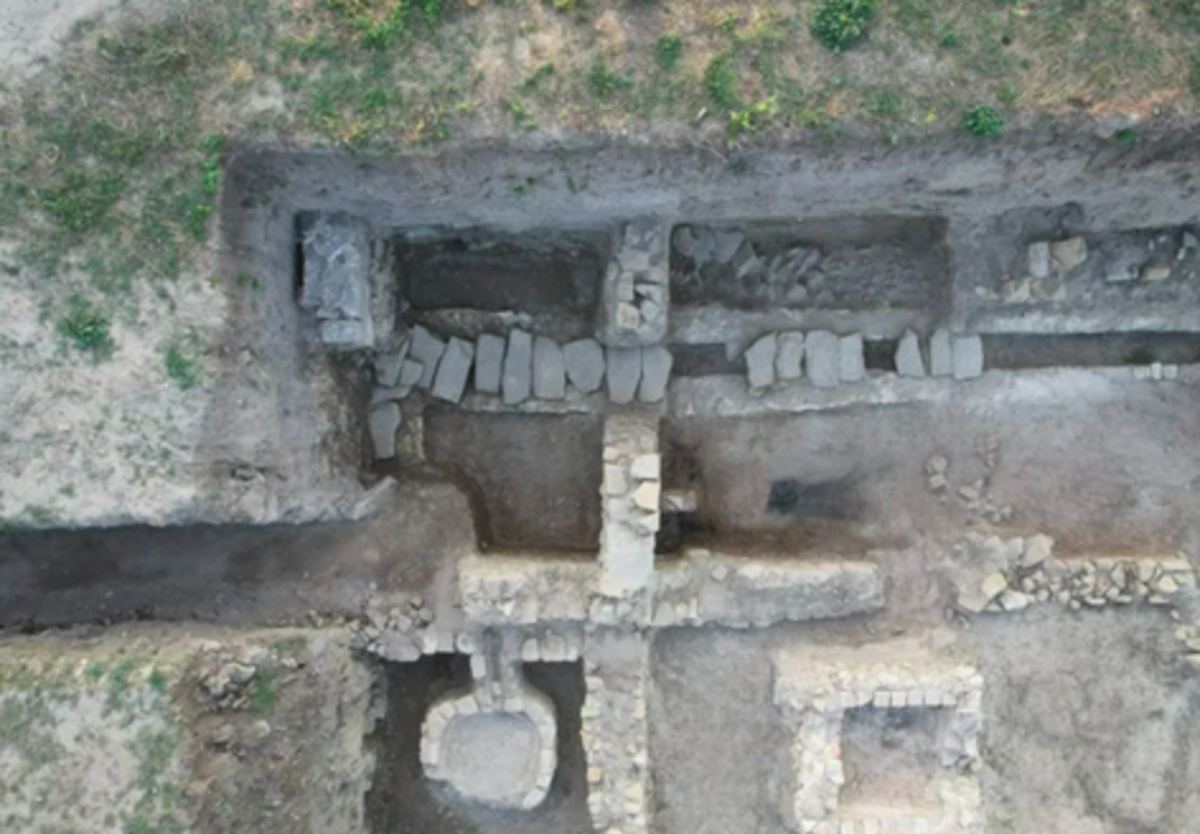 Ancient Roman ‘fridge’ unearthed with wine and animal bones still ...