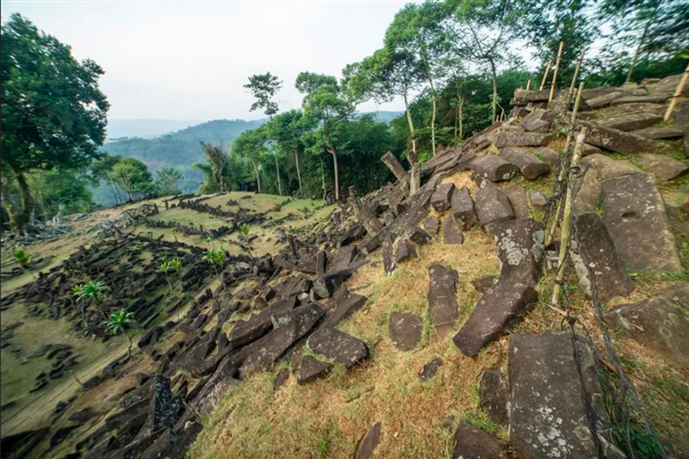 Humans have used Gunung Padang for a considerable amount of time. The question is: how long? Image credit: Ade Lukmanul Hakimmm/Shutterstock.com