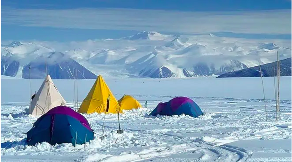 Field camp on Errant Glacier in the central Transantarctic Mountains. Credit: John Goodge.