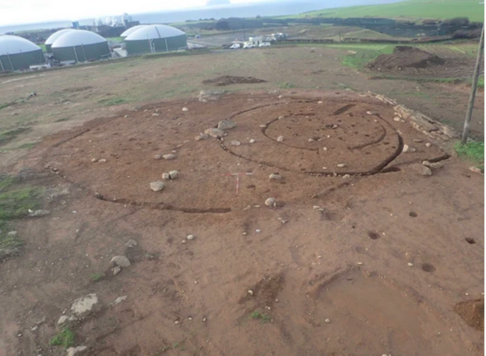 The Iron Age dwelling was on top of a rocky plateau, and its location, along with a timber frame surrounding the home, suggested the construction was geared towards defence.